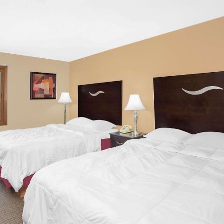 Super 8 By Wyndham Sheboygan Wi Motel Kültér fotó