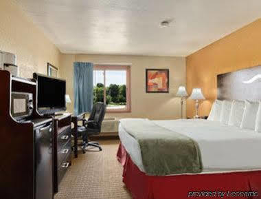 Super 8 By Wyndham Sheboygan Wi Motel Kültér fotó
